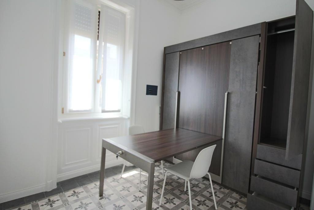 Lacaralele1 Appartement Milaan